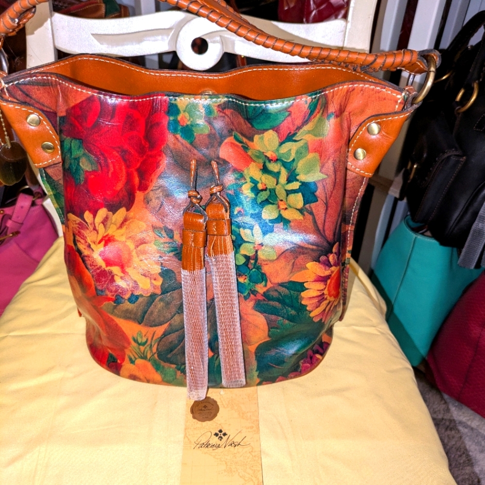 RARE - STUNNING! Patricia Nash Otavia Bucket Bag NEW w/Tags